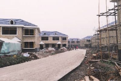 建設(shè)中的江洲墟場(chǎng)安置小區(qū)。